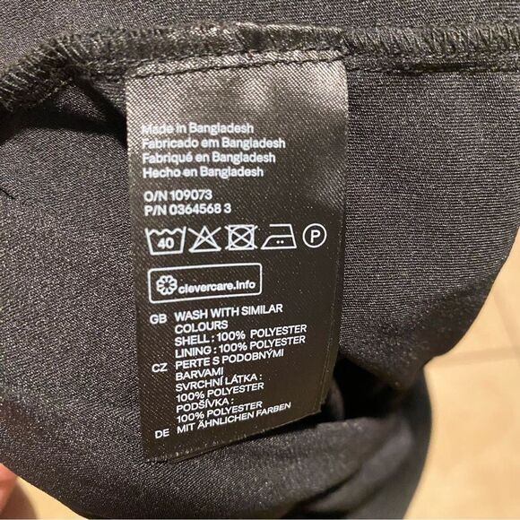 H&M Divided Maxi Skirt Sheer Pull on Size 6 Whimsical Goth - Picture 8 of 8